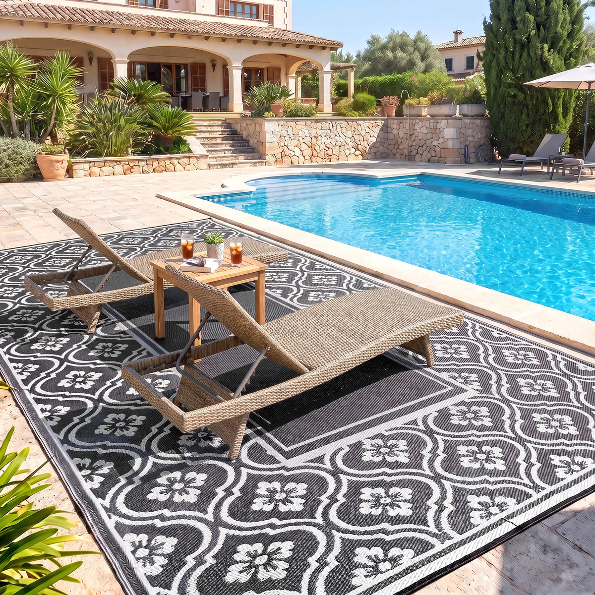 Modern Geometric Outdoor Polypropylene Area Rug For Patios And Gardens